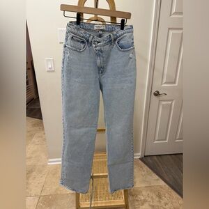 Abercrombie & Fitch Light Wash Curve Love 90’s Relaxed Jean